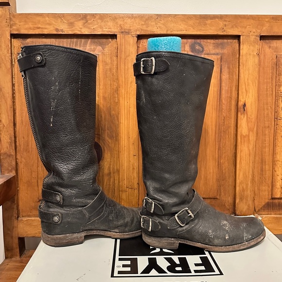 Frye Veronica Back Zip - Picture 4 of 10